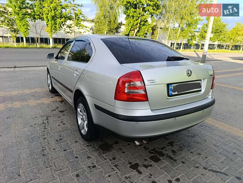 Лифтбек Skoda Octavia 2006 в Новоднестровске