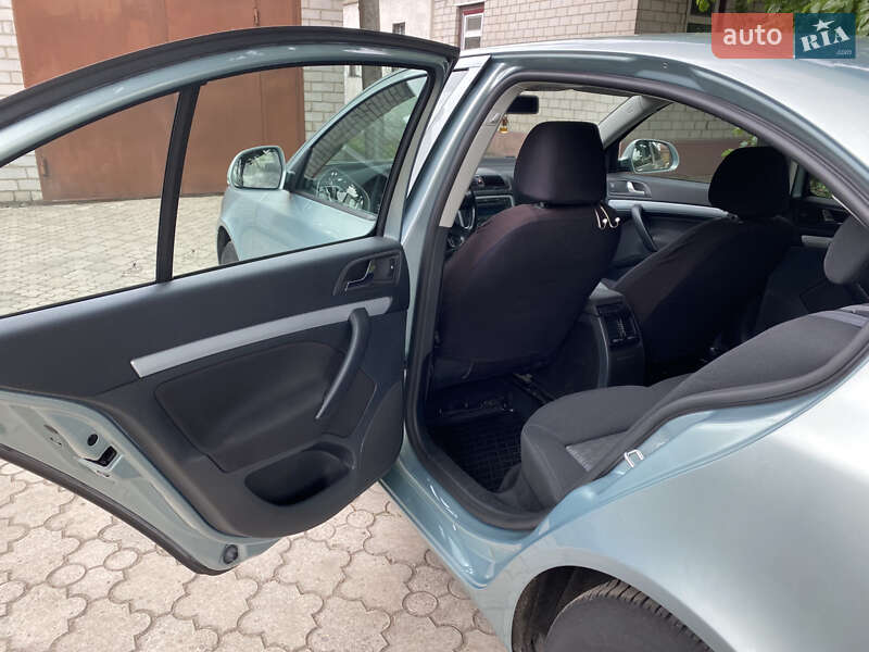 Лифтбек Skoda Octavia 2010 в Черкассах