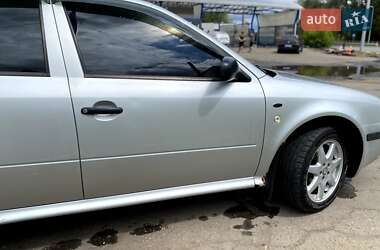 Лифтбек Skoda Octavia 2001 в 