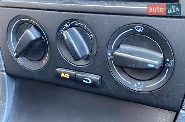 Лифтбек Skoda Octavia 2003 в 