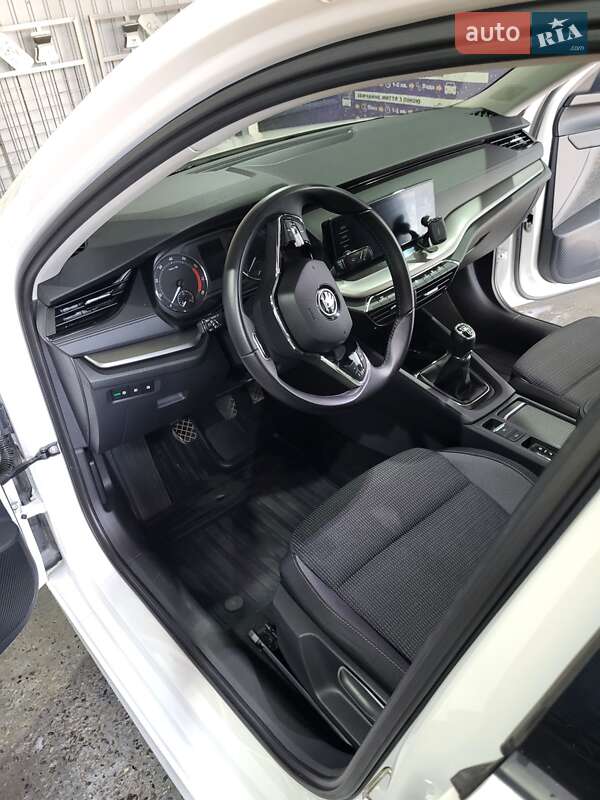 Лифтбек Skoda Octavia 2022 в Днепре