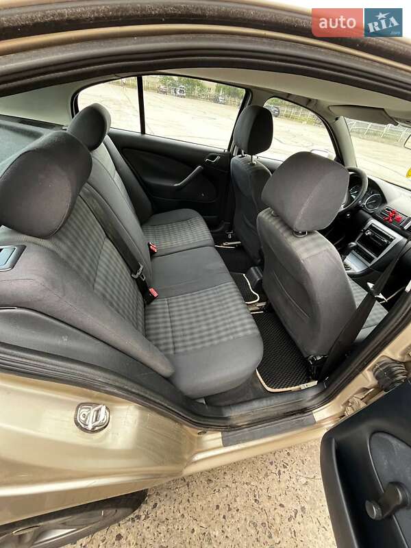 Лифтбек Skoda Octavia 2005 в Южноукраинске