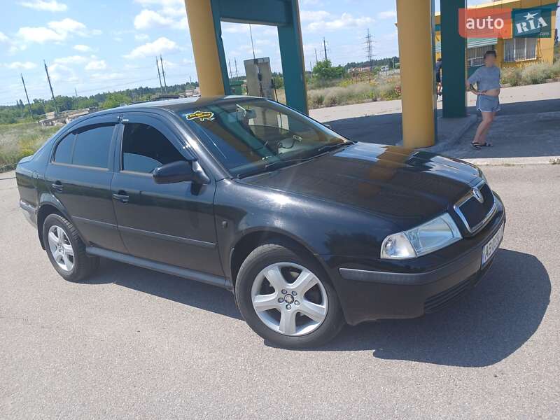 Лифтбек Skoda Octavia 2003 в Горишних Плавнях