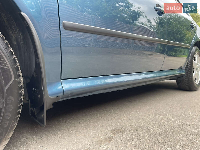 Лифтбек Skoda Octavia 2004 в Умани