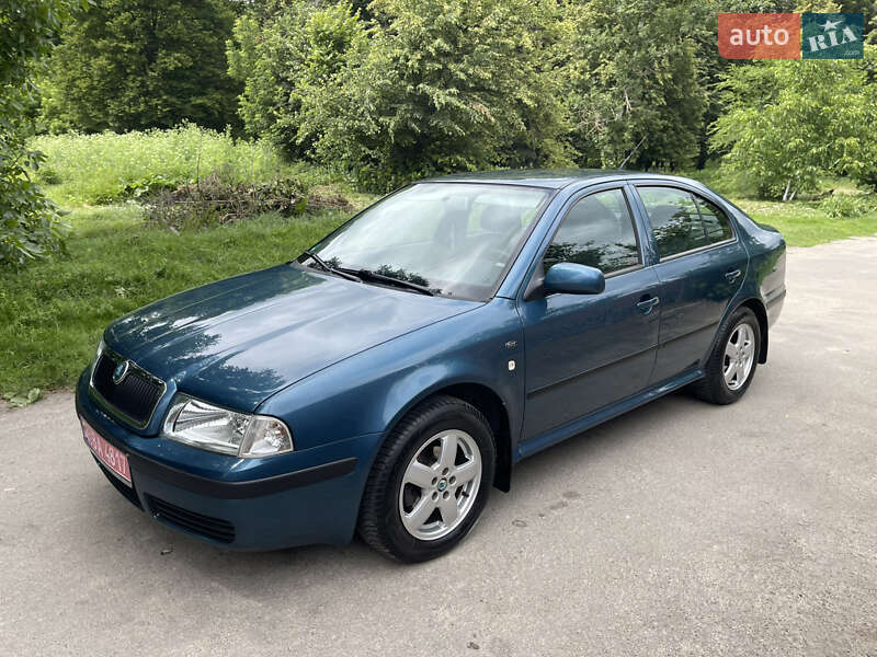 Лифтбек Skoda Octavia 2004 в Умани