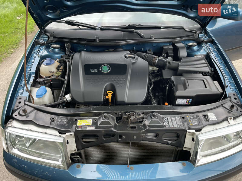 Лифтбек Skoda Octavia 2004 в Умани