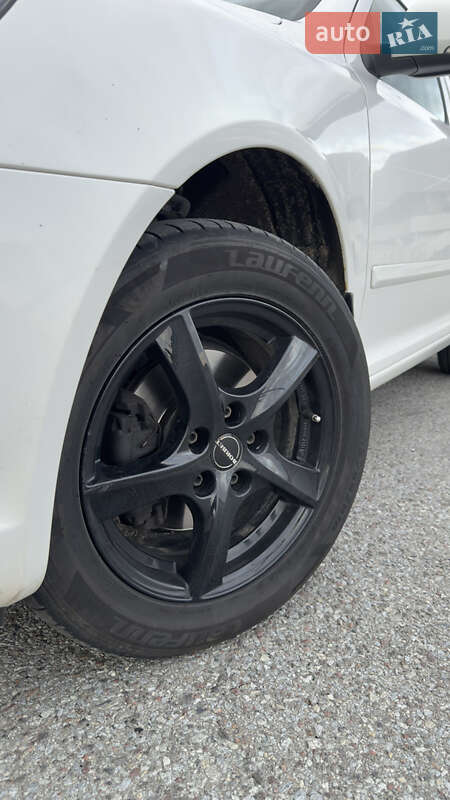 Лифтбек Skoda Octavia 2011 в Пустомытах