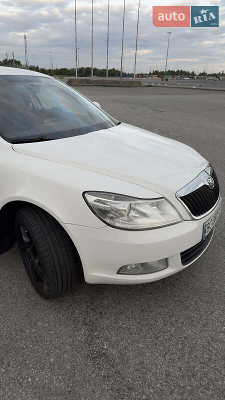 Лифтбек Skoda Octavia 2011 в Пустомытах