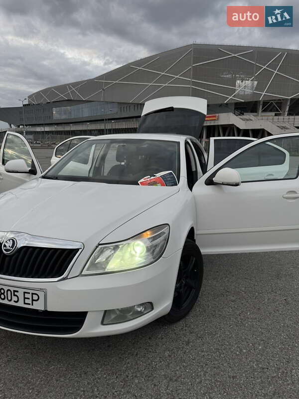 Лифтбек Skoda Octavia 2011 в Пустомытах
