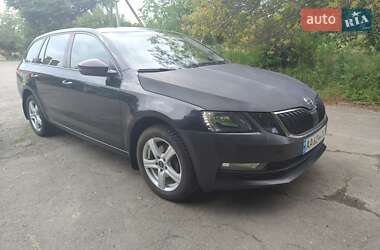 Универсал Skoda Octavia 2019 в Остроге