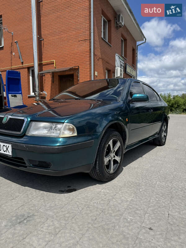 Ліфтбек Skoda Octavia 1999 в Кременці