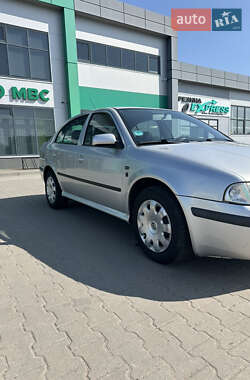 Лифтбек Skoda Octavia 2004 в 