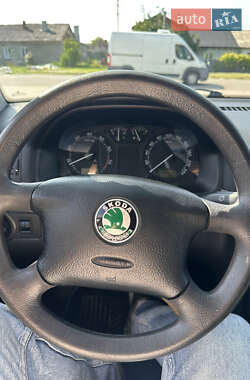 Лифтбек Skoda Octavia 2004 в 