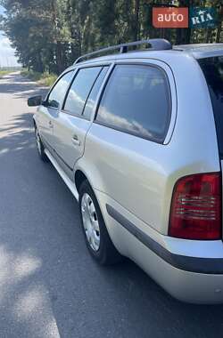 Универсал Skoda Octavia 2001 в 
