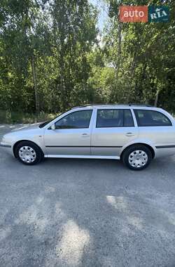 Универсал Skoda Octavia 2001 в 