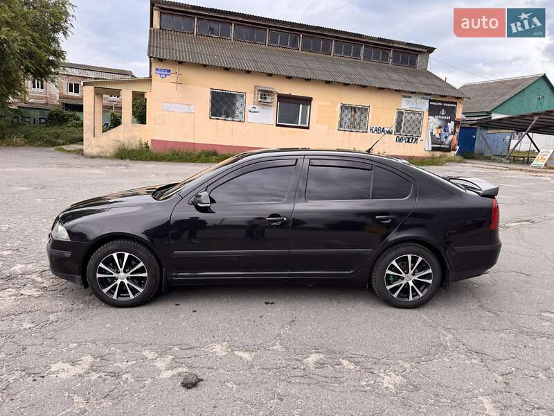 Лифтбек Skoda Octavia 2007 в Хороле