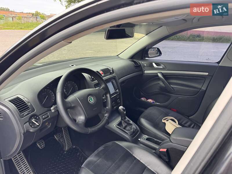 Лифтбек Skoda Octavia 2007 в Хороле