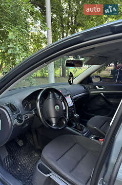 Лифтбек Skoda Octavia 2004 в 