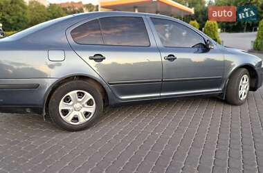 Лифтбек Skoda Octavia 2004 в 
