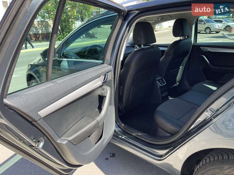 Универсал Skoda Octavia 2019 в Радивилове