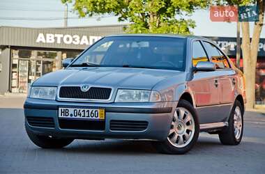 Лифтбек Skoda Octavia 2004 в Сарнах