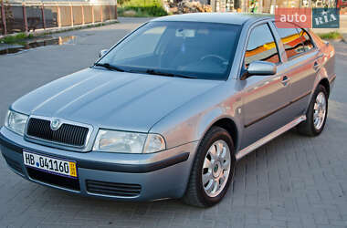 Лифтбек Skoda Octavia 2004 в 