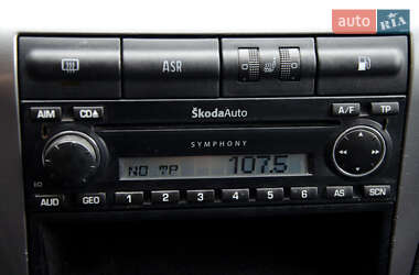 Лифтбек Skoda Octavia 2004 в 