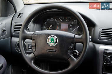 Лифтбек Skoda Octavia 2004 в 