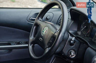 Лифтбек Skoda Octavia 2004 в 
