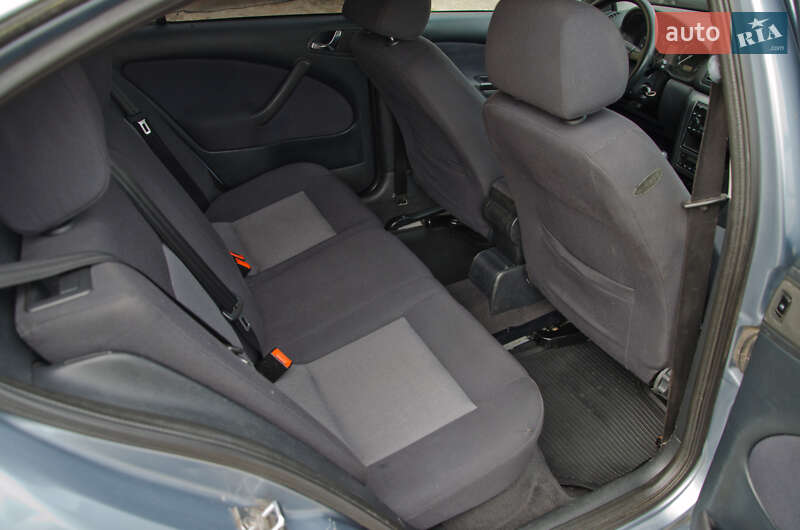 Лифтбек Skoda Octavia 2004 в Сарнах