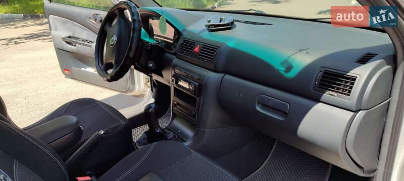 Лифтбек Skoda Octavia 2001 в Борисполе