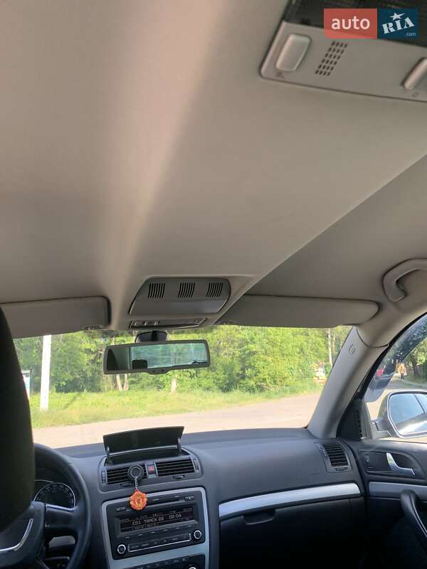 Універсал Skoda Octavia 2010 в Чернівцях