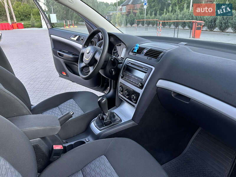 Универсал Skoda Octavia 2009 в Полтаве