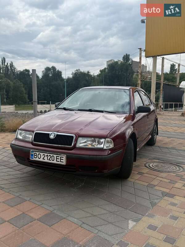 Ліфтбек Skoda Octavia 1999 в Запоріжжі