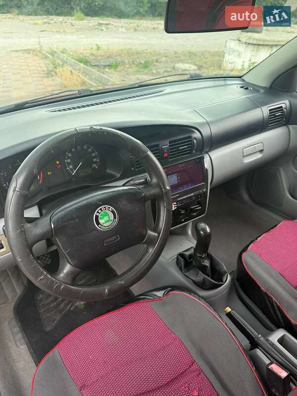 Ліфтбек Skoda Octavia 1999 в Запоріжжі
