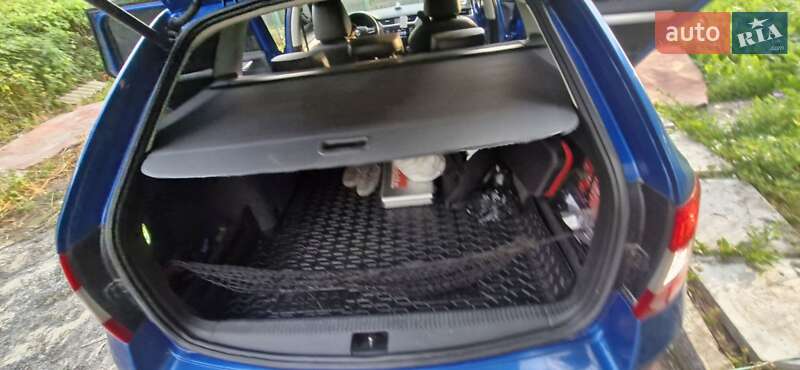 Универсал Skoda Octavia 2013 в Вишневом