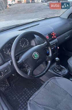 Ліфтбек Skoda Octavia 2002 в 