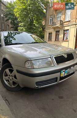 Лифтбек Skoda Octavia 2004 в Львове
