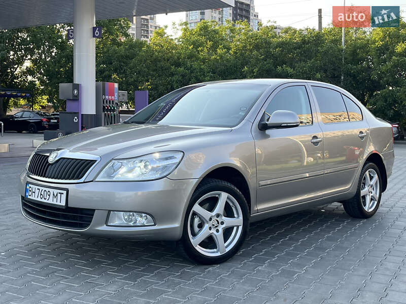 Лифтбек Skoda Octavia 2009 в Одессе