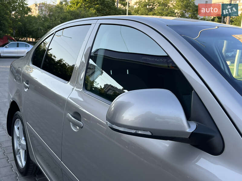 Лифтбек Skoda Octavia 2009 в Одессе