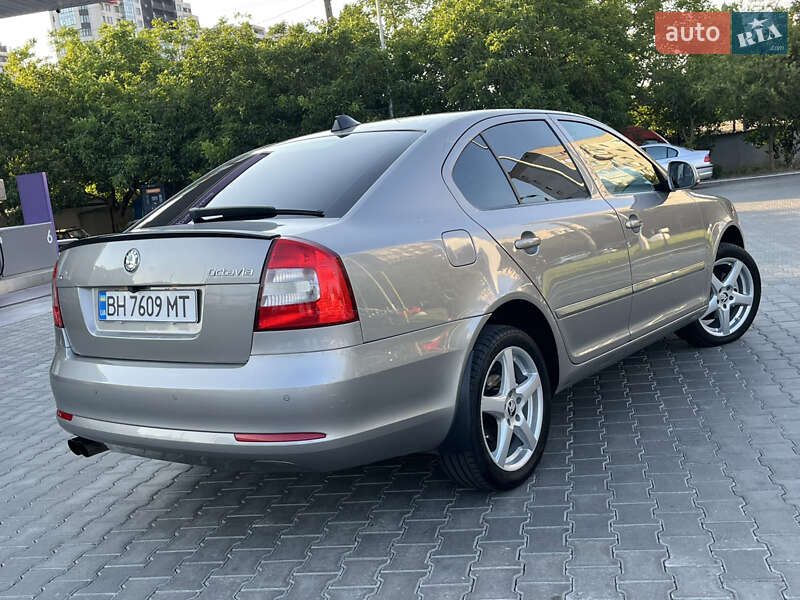 Лифтбек Skoda Octavia 2009 в Одессе