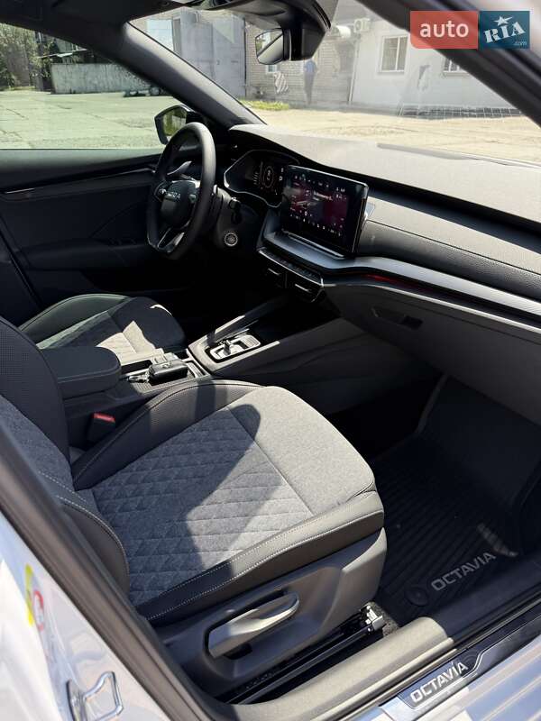Лифтбек Skoda Octavia 2024 в Днепре