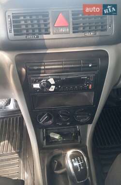 Лифтбек Skoda Octavia 1999 в 