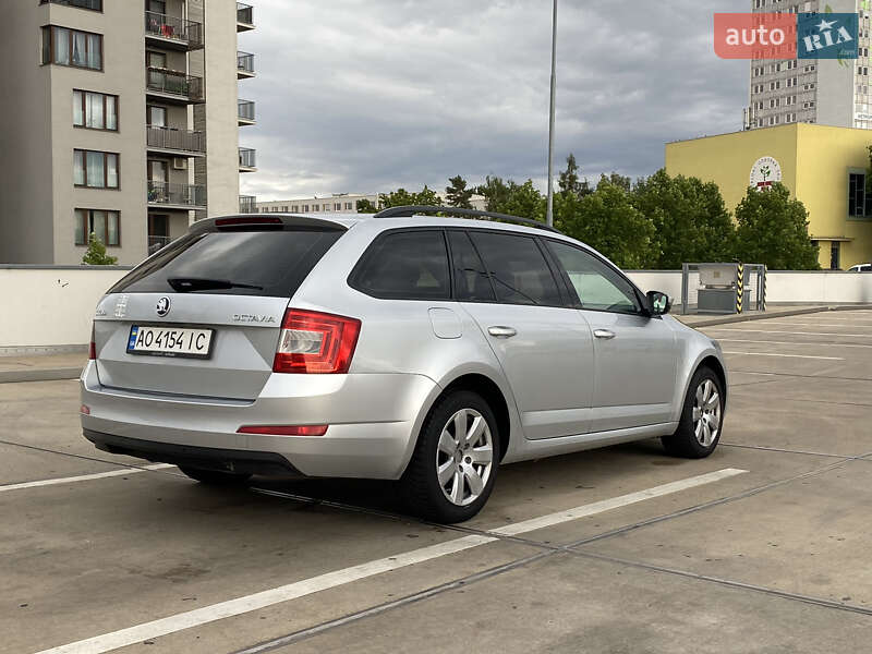 Універсал Skoda Octavia 2015 в Ужгороді