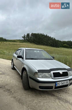 Лифтбек Skoda Octavia 2003 в 