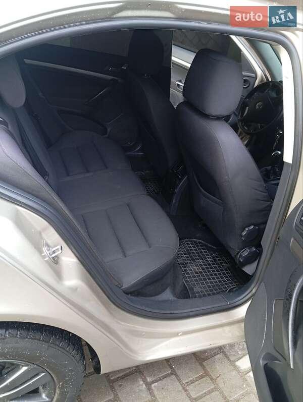 Лифтбек Skoda Octavia 2004 в Ивано-Франковске