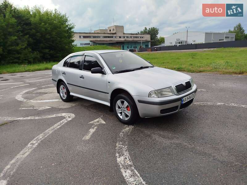 Лифтбек Skoda Octavia 2004 в Конотопе