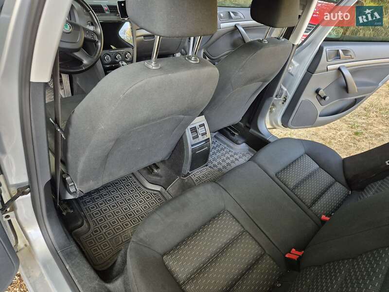 Лифтбек Skoda Octavia 2012 в Никополе