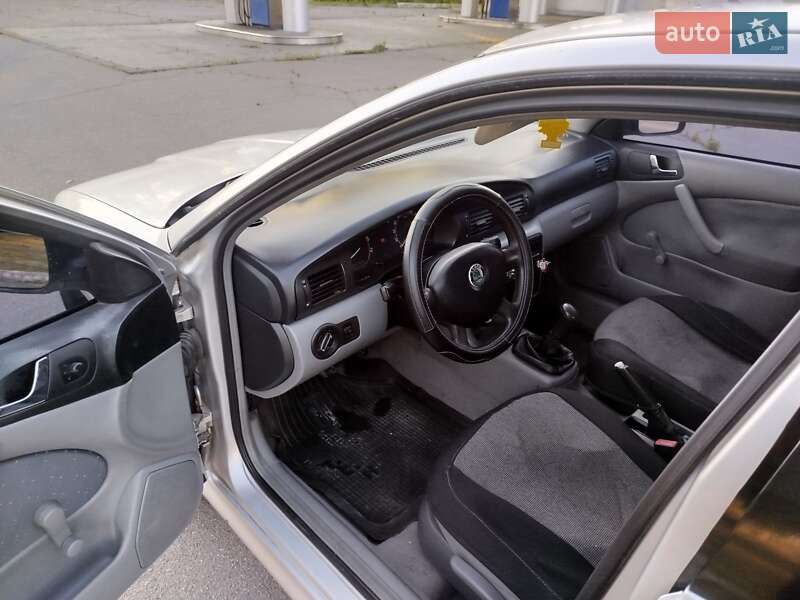 Лифтбек Skoda Octavia 2004 в Конотопе