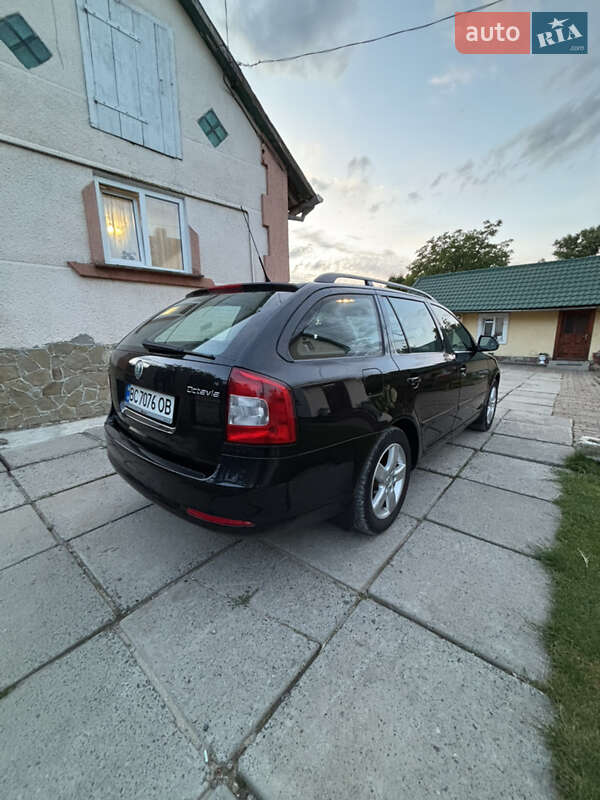 Универсал Skoda Octavia 2009 в Самборе